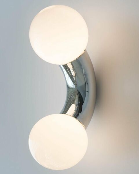 إضاءة جدارية فاليو - فضي وأبيض