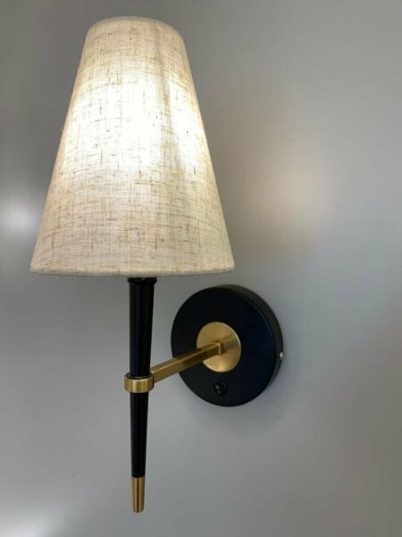 إضاءة جدارية كولمبس - ذهبي واسود