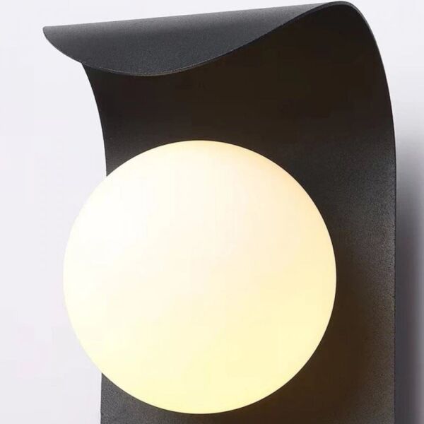 اضاءة جدارية بول فولديد أسود