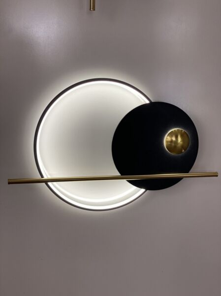 اضاءة جدارية ميد سنشريل