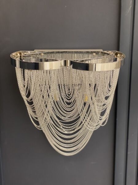 اضاءة جدارية أوراليا