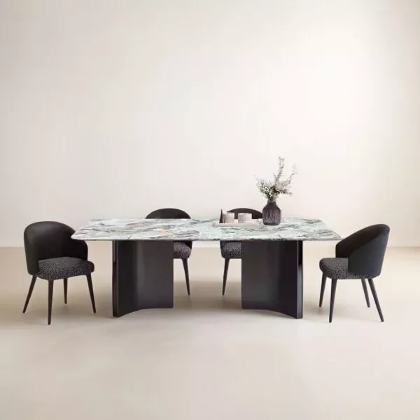 طاولة طعام ل 8 اشخاص رالسي