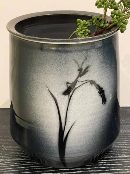 فازة من السيراميك - أسود