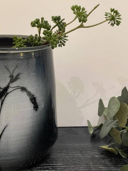 فازة من السيراميك - أسود