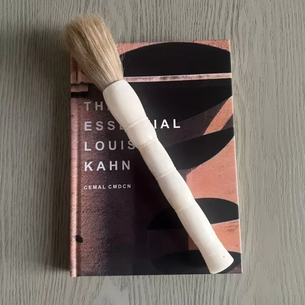 كتاب ديكور ذا ايسنشل لويس خان