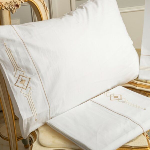 طقم غطاء سرير 200 غرزة 6 قطع دايموند - أبيض