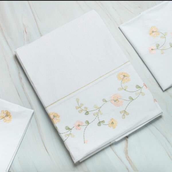 طقم غطاء سرير 200 غرزة 6 قطع باستل فلاور - ابيض