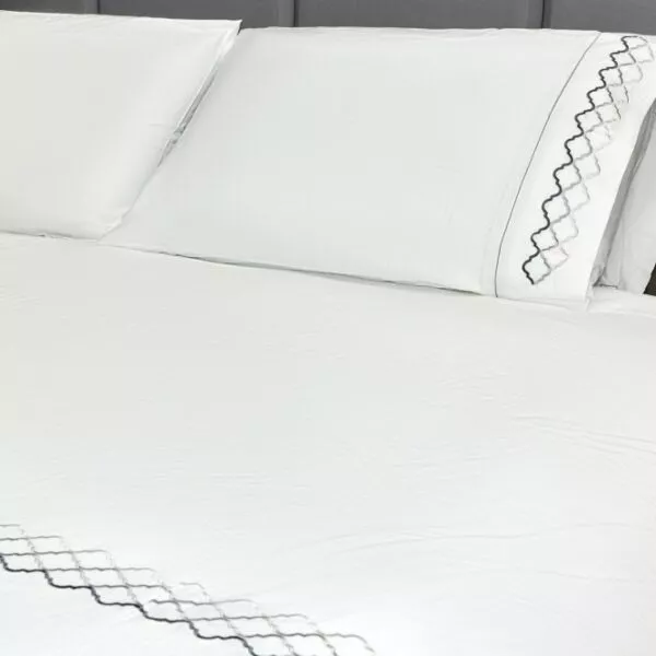 طقم غطاء سرير 200 غرزة 6 قطع واير - ابيض