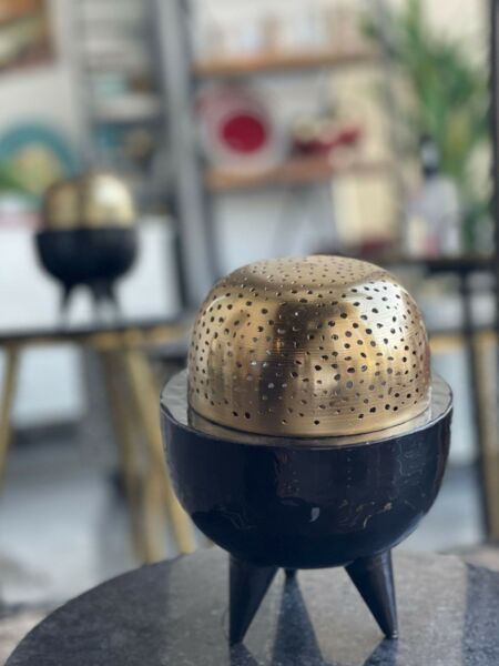 مبخرة كلاسي اسود - وسط