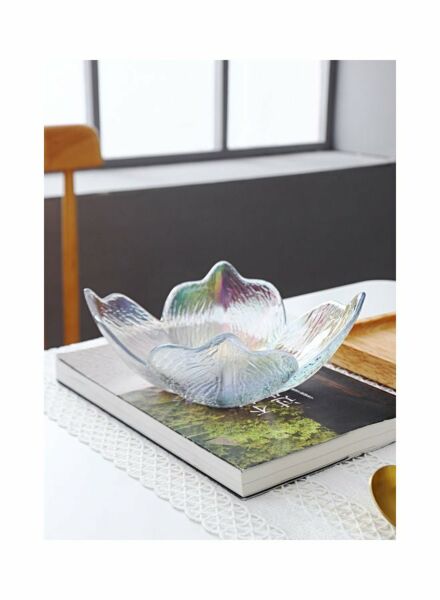 صحن عميق بتصميم زهرة الزنبق - زجاجي شفاف