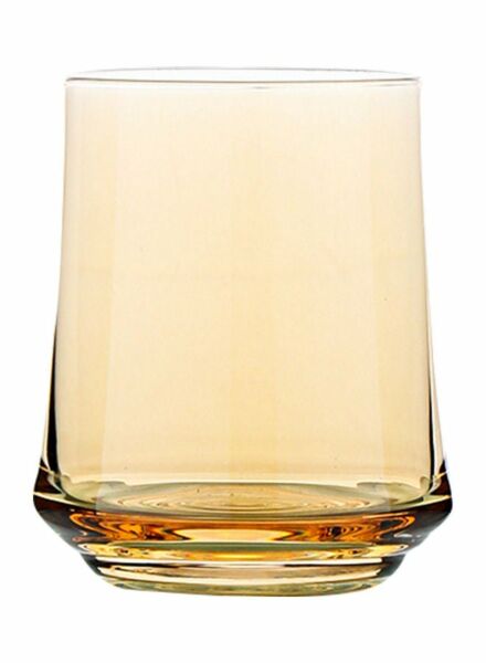 كأس حلزوني الشكل من الزجاج