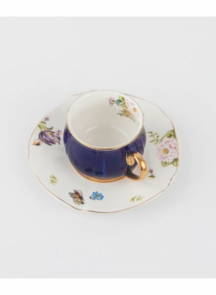 كوب مع الصحن بتصميم أوراق شجر