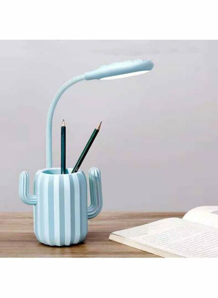 مصباح طاولة مزود بحامل أقلام