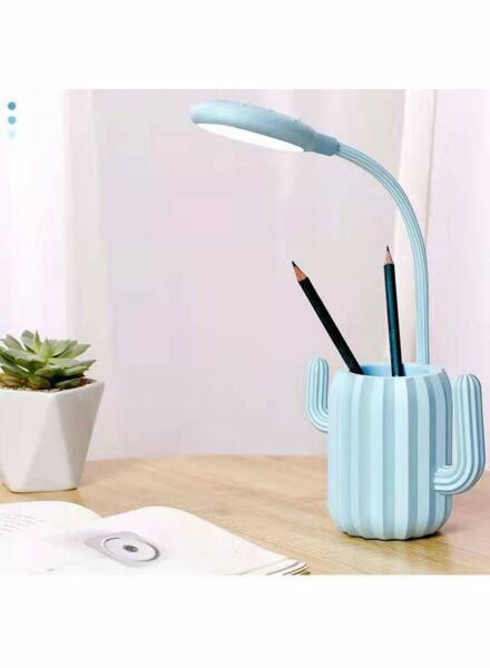 مصباح طاولة مزود بحامل أقلام