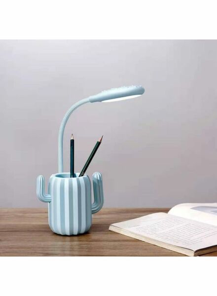 مصباح طاولة مزود بحامل أقلام