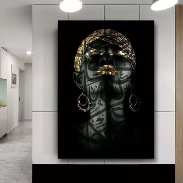 لوحة قماشية مودرن بتصميم فن الخط العربي كارت
