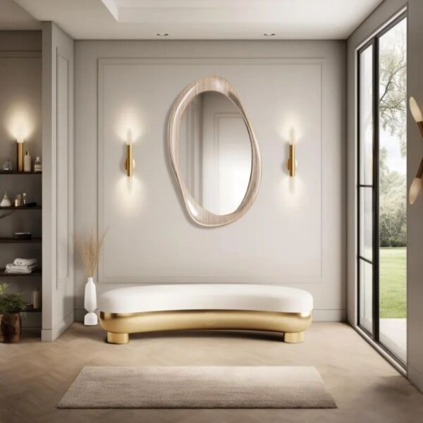 مرأة بإطار خشبي الغان