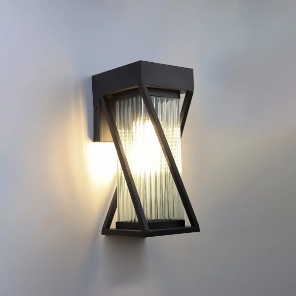 فانوس جداري اسود اريس