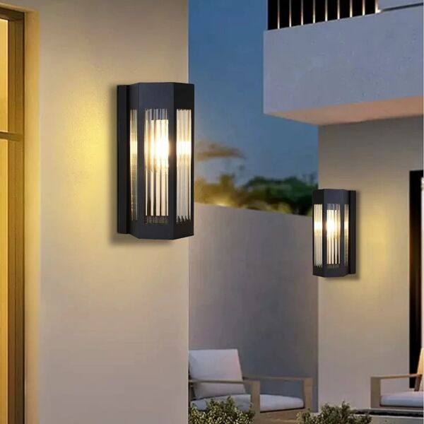 فانوس جداري للمساحات الخارجية - اسود