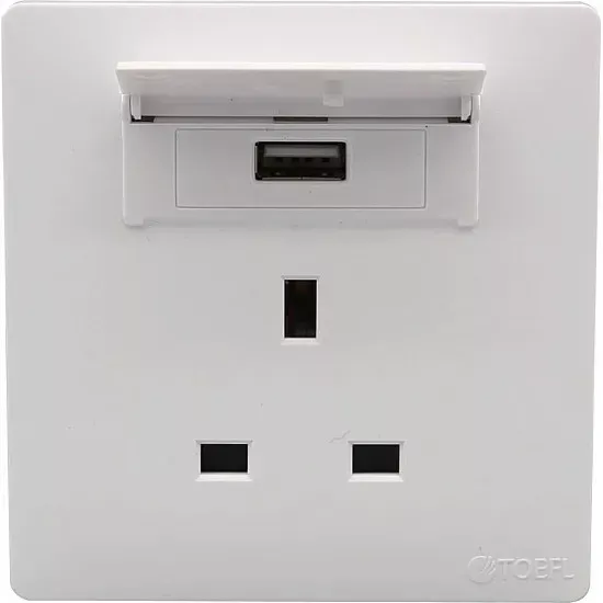 فيش ثلاثي مع منفذ USB بيانو توفل - ابيض