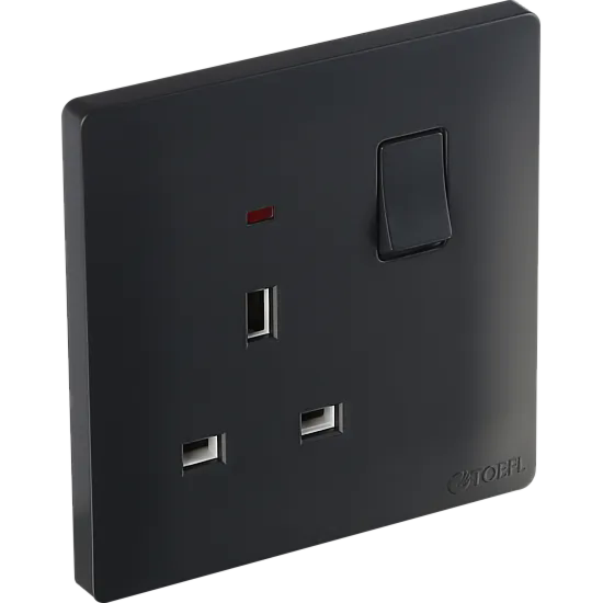 فيش ثلاثي مع مفتاح 13 امبير بيانو توفل - اسود