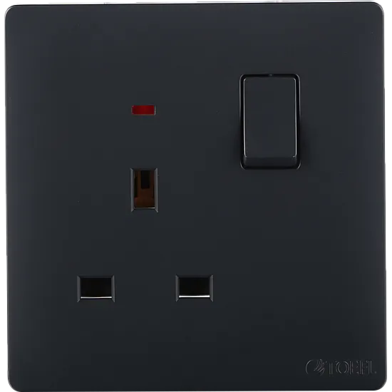 فيش ثلاثي مع مفتاح 13 امبير بيانو توفل - اسود