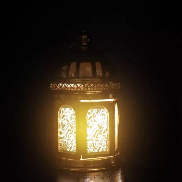 فانوس رمضان سيمون استيل لون ذهبي باضاءه LED صوت