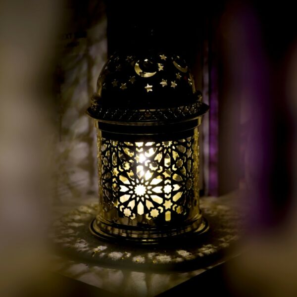 فانوس رمضان فريدا استيل دائري مزخرف بإضاءة ليد ذهبي 