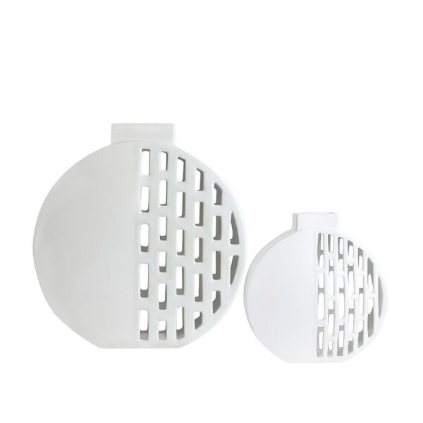 فازة بيضاء مثقوبة