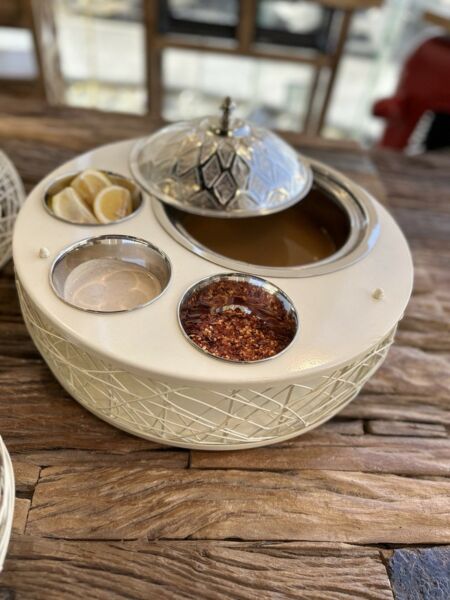 حافظة طعام و 3 زبديات نيست نميتا - أبيض