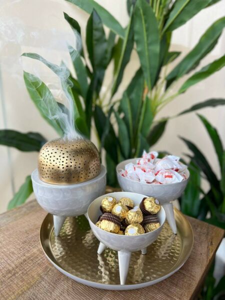 طقم تقديم مع مبخرة انامل كلاسي - رمادي مقاس وسط