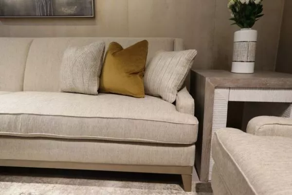 كنب ثلاثي لاشا