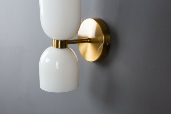 إضاءة جدارية مودرن راقي لمبتين ابيض