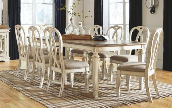 طاولة طعام مات