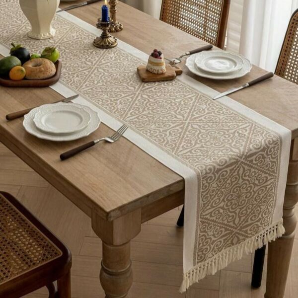 مفرش طاولة ارياش - بيج وبني