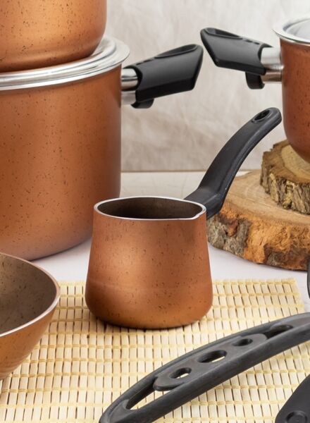 طقم أواني طهي ألمنيوم وفولاذ مقاوم للصدأ 10 قطع - بني