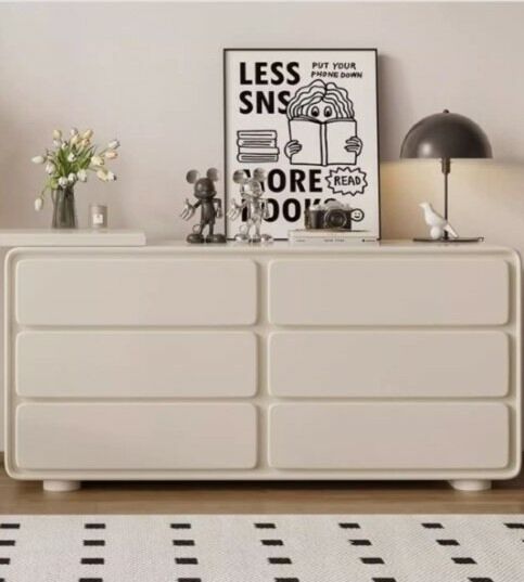 طاولة تزيين بريلا - كريمي