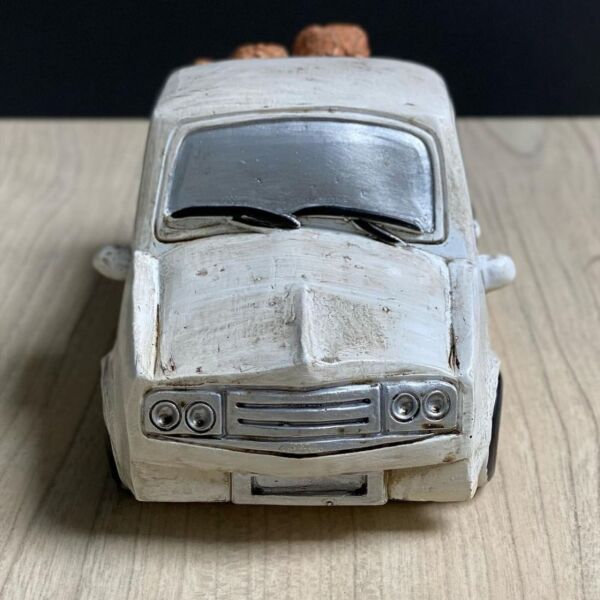 تحفة ديكور من السيراميك - شاحنة