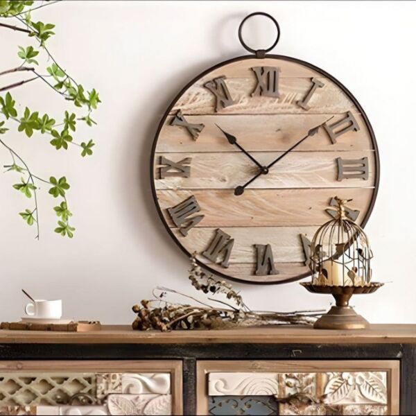 ساعة حائط فيرتكل