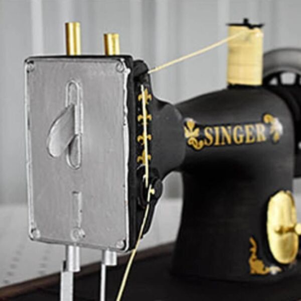 تحفة ماكينة خياطة حديد انتيكا 16 سم