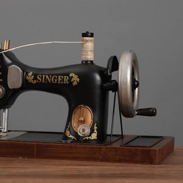 تحفة ماكينة خياطة حديد انتيكا 22 سم