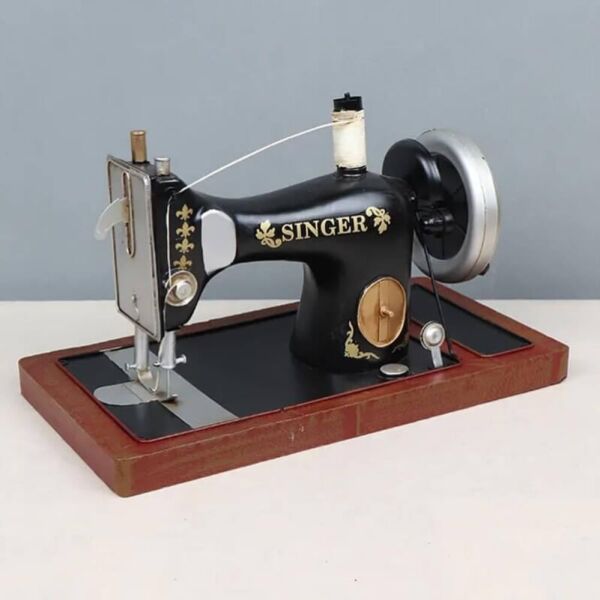تحفة ماكينة خياطة حديد انتيكا 22 سم