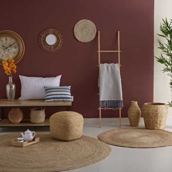 مقعد ومسند قدم مصنوع يدويًا هيلدا من ناتشورال ألفارو