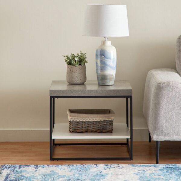 طاولة جانبية سكوت