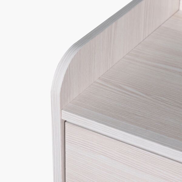 كومودينو بدرج من بيلا