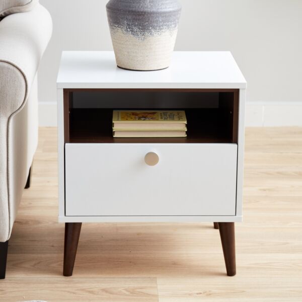 طاولة جانبية بدرج من ناتاليا إن إكس تي