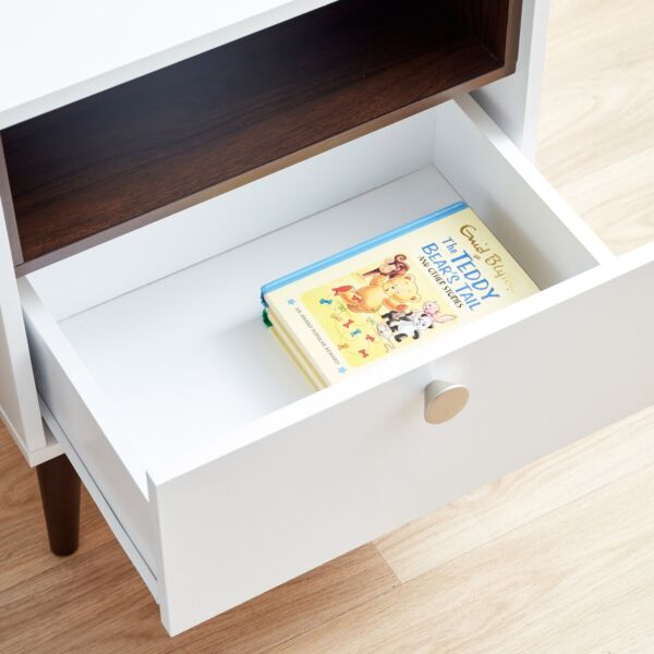 طاولة جانبية بدرج من ناتاليا إن إكس تي