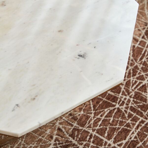 طاولة قهوة بسطح رخام من هيرون