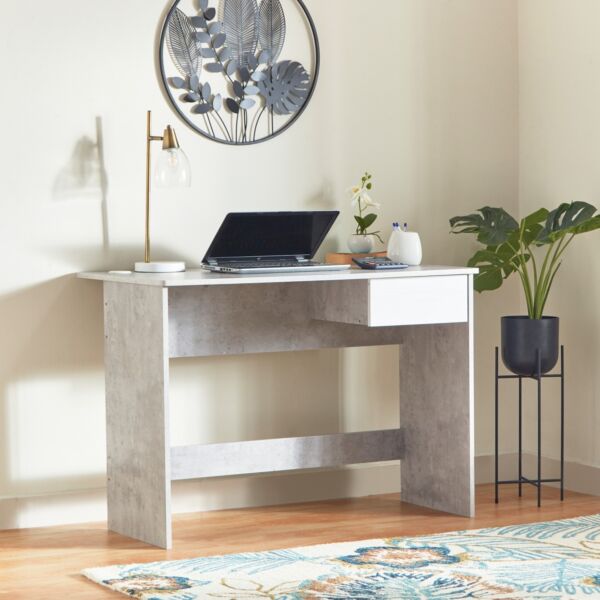 مكتب دراسة كبير مع درج من ألفورد باتارا