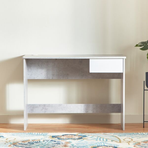 مكتب دراسة كبير مع درج من ألفورد باتارا